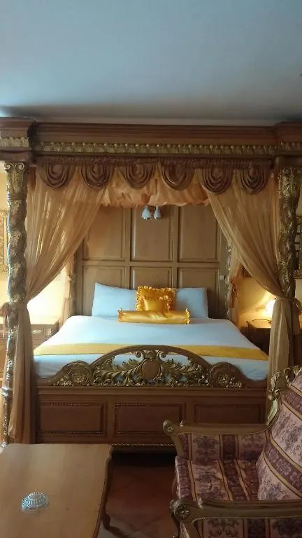 Swiss Chalet Ángeles 3*,  Philippines